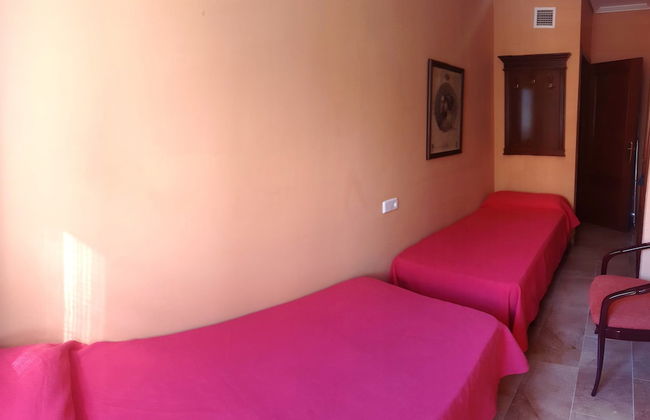 Piso junto a Jardines de la Victoria y Renfe - Photo 12