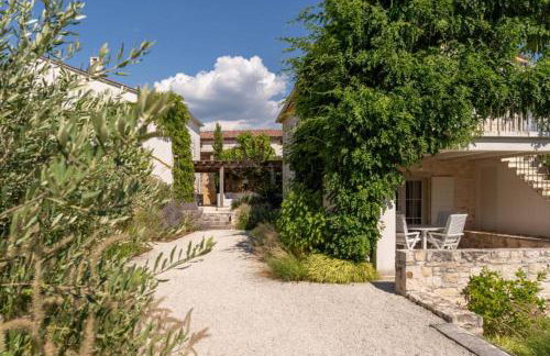 Villa Charlotte for 14 persons with 73m2 Pool in Central Istria - Daily Housekeeping & Breakfast Service - Foto 25