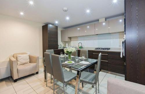 Amanah Properties - Elegant Home in Shepherds Bush, steps from Westfield, Sleeps 8 - Foto 31