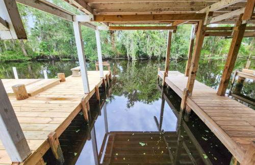 Astor River House with 2 private boat slips - Photo 3