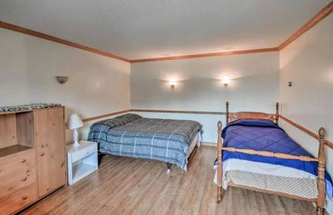 Spacious Family Lake Vacation Rental near St David, Maine - Foto 15