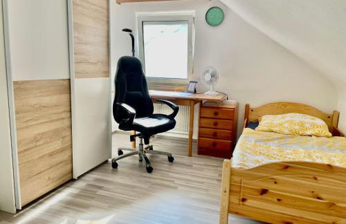 1 WG Zimmer (Apartment) im Dachgeschoss in 70839 Gerlingen - Foto 1