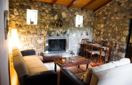 Patras stonehouse with large yard - Πέτρινο σπίτι με αυλή - Foto 8