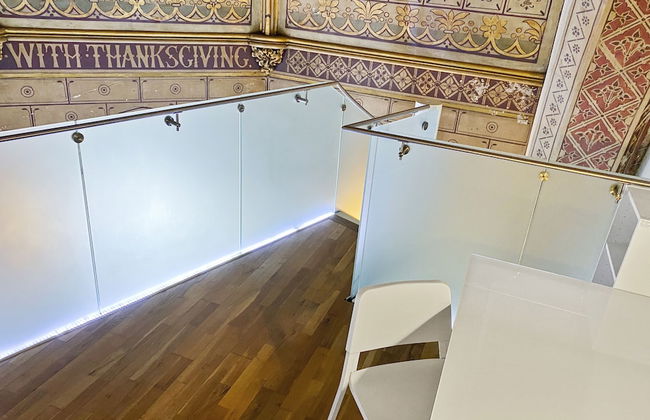 Rare 1-bed Church Converted Apartment in London - Foto 3