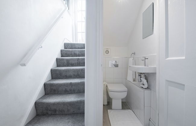 At Home in Chelsea - Photo 28