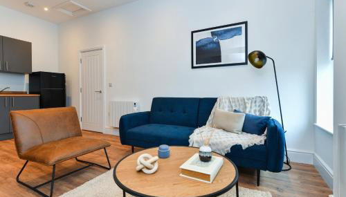 Stylish Two-Bed Home Near Nature & Transport Links - Foto 4