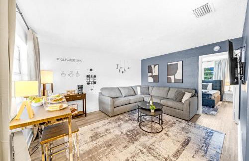 Family & Friends Retreat - Sleeps 19 - PalmWaveStays - Foto 28