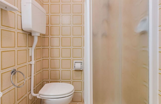 Belvilla by OYO Gianni B Four Plus One - Foto 10