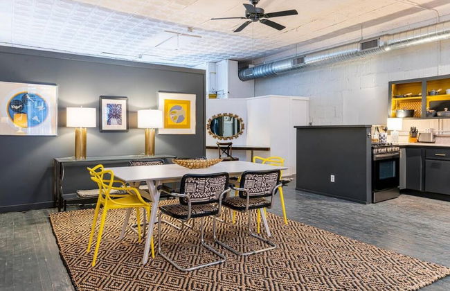 Elegant Edgy Loft on Historic Alley Parking - Foto 35