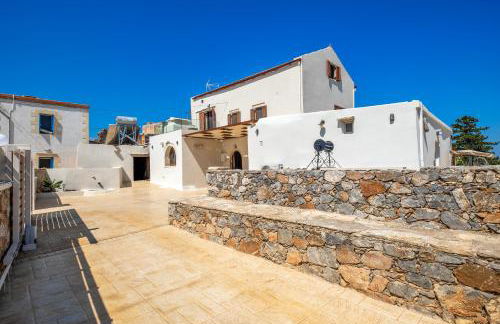 Historic Villa Kassiopi with Panoramic Sea view - Photo 55