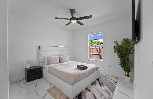 Palm Luxe Residence - Photo 18