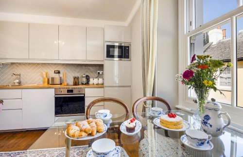 Blue Bliss - Sumptuous, Period Apartment - Photo 3