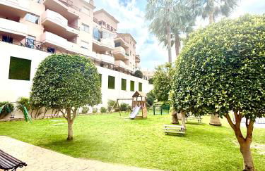 Gorgeous 2 bed Duquesa apartment, 2 pools, easy parking and 2 large balconies, 1 with stunning views - Foto 37