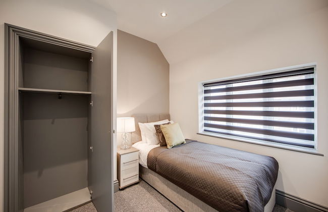 4 Bed - Sleeps 6 - Private Garden - Free Parking - Foto 13