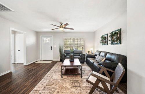 3 bedroom 1 bath WiFi Large back yard with BBQ pit - Foto 14