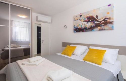 Luxury Apartment Sea - Photo 15