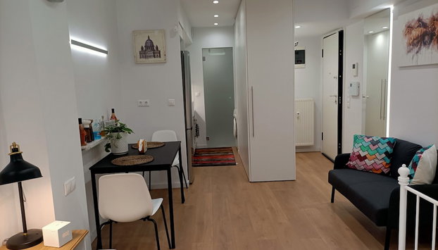 Urban MetroStay - Foto 3, Habitación