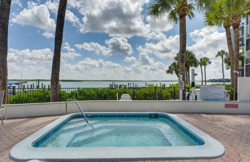 Coastal Marco Island Condo with Club Amenities! - Foto 26
