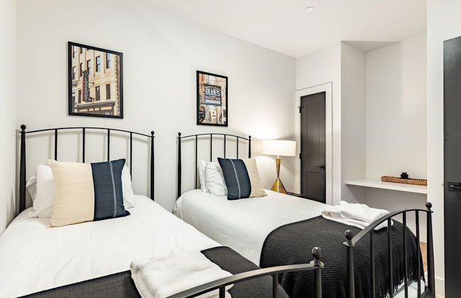 Prime Walkable Midtown Location Pool Gym Outlaw s Den by Avantstay - Foto 20