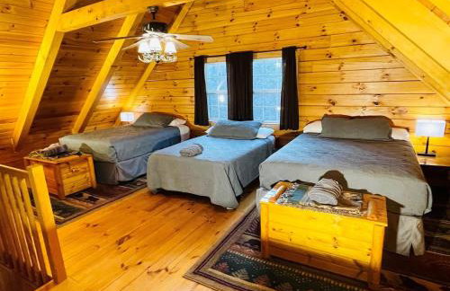 Breath of Heaven Cabin- Hot Tub, Deck, Pond, PETS - Foto 11