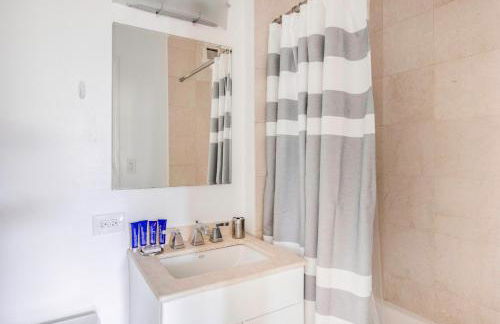 Sq 1BR w Great views Indoor pool NYC-29 - Foto 12