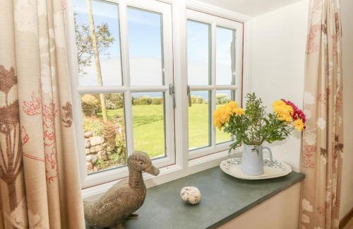 Back Of Beyond - Photo 7