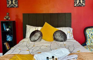 #56 4-Bedroom House Near Shops with Free Parking - Foto 19