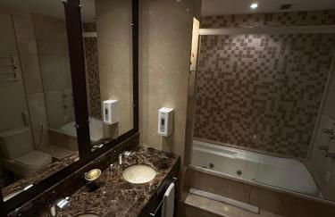 Flat Luxo 3010 com banheira Mountain Village Laje de Pedra Canela - Foto 3