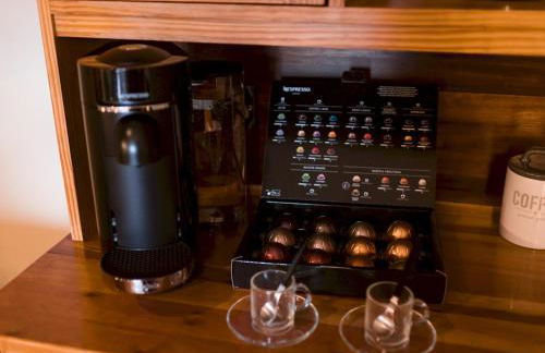 Beautiful, traditional 2 bed flat w free parking - Pass the Keys - Photo 18