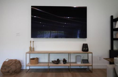 Seaside Home Modern Retreat with Breathtaking Views and Beachside Charm - Foto 11