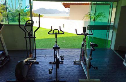 Para casais, prédio beira mar, em frente à Roda Gigante - Foto 11