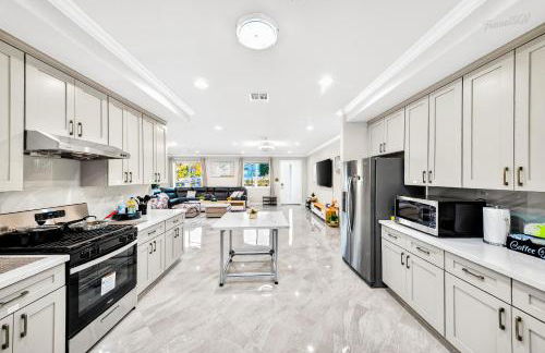 Spacious 9BR Home with Parking and Near DTLA - Foto 62