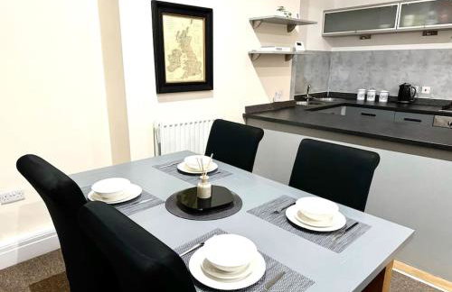 City Centre 2 Bed 2 Bath Apartment - Foto 4