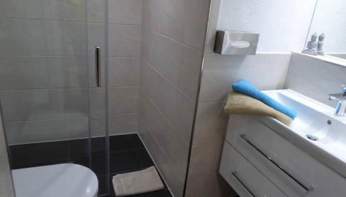 Pirna-Apartment - Foto 4, Shower