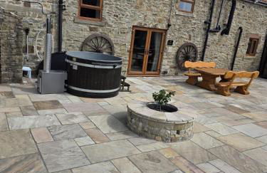 The Estate, Luxury Spacious Family Stay with 3 Hot Tubs, Scenic Views Sleeps 16 near Durham & Bishop Auckland - Foto 9