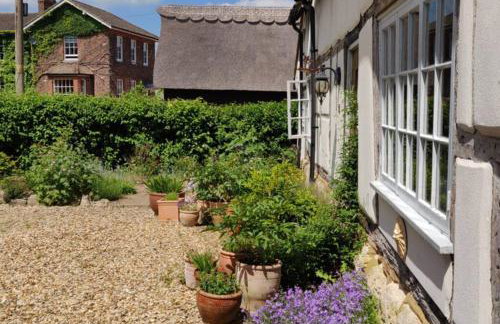 Cosy listed barn in peaceful country village - Foto 15