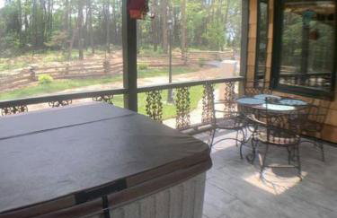 Unique Hobbit House Accommodation with a Private Hot Tub in Shenandoah, Virginia - Foto 35