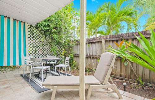 Newly remodeled 8-steps to sand path of Beach! - Foto 4