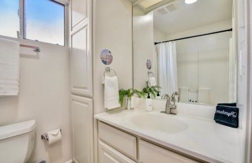 @ Marbella Lane - Stylish Cozy4br in Siliconvalley - Photo 54