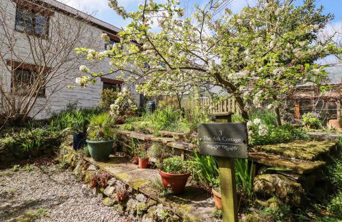 The Ark Cottage - Photo 2