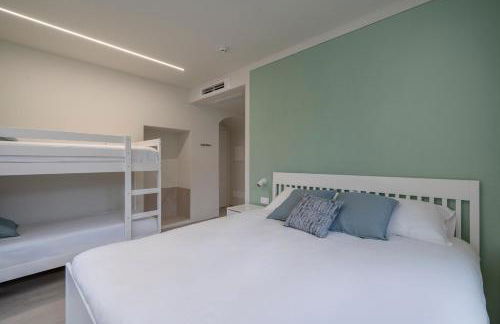 Front Lake Como - 3 Bedrms with AC, Free Parking and Wifi - Foto 28