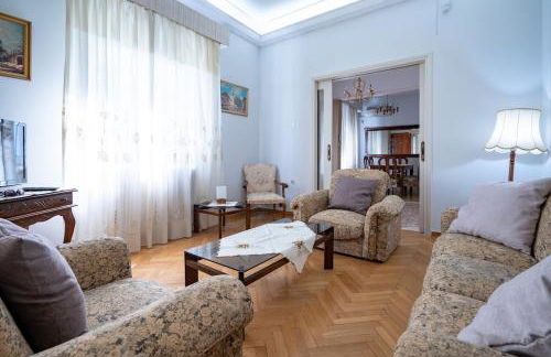 Retro 2-Bdrm House Near Metro in Heraklion by ΜΡS - Foto 1