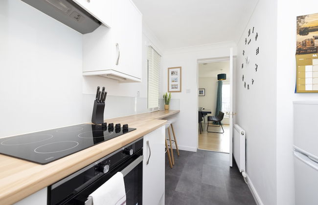 JOIVY Bright 3-Bed Flat Overlooking The Clyde - Foto 16