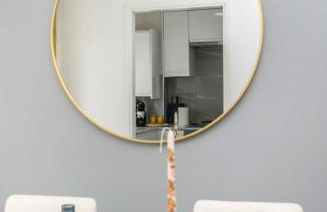 Beautiful Orpington Home w Pool Table and Driveway - Photo 64