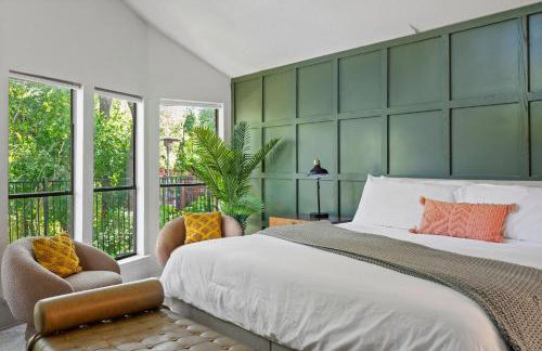 Garland Treehouse Villa: Patio Feasts & Creekside by Vacation Your way - Foto 28