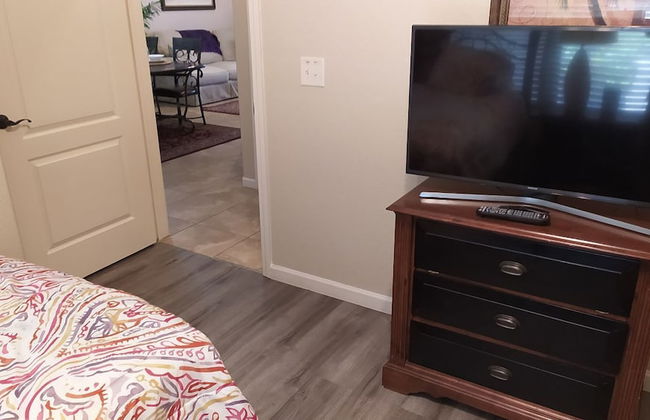 10 miles to Disney World, 2 pools, fitness room, WiFi, balcony, washer, dryer, kitchen - Foto 5