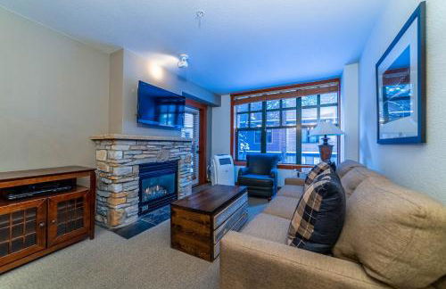 Luxury Oasis Village Ski-in Ski-out - Photo 15