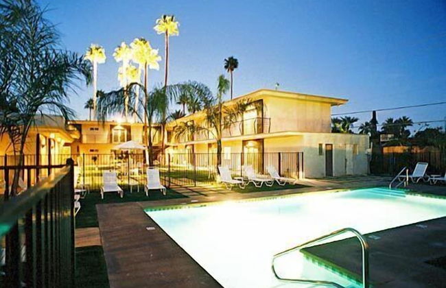 7 Springs Inn & Suites - Photo 44