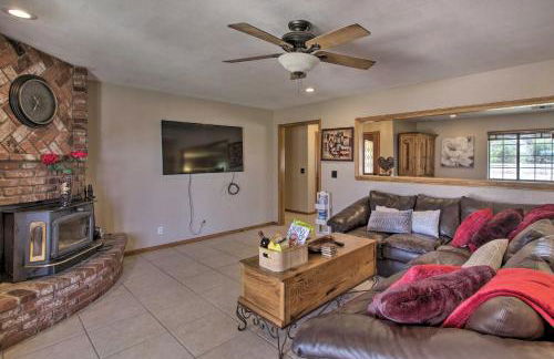 Spacious Lancaster Family Ranch - BBQ and Patio - Foto 4