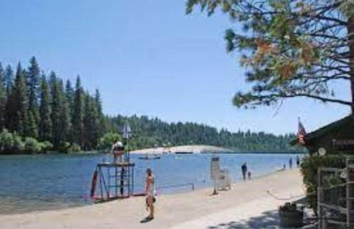 Read Haven 3 Bedroom, 1.5 Bath - Photo 18